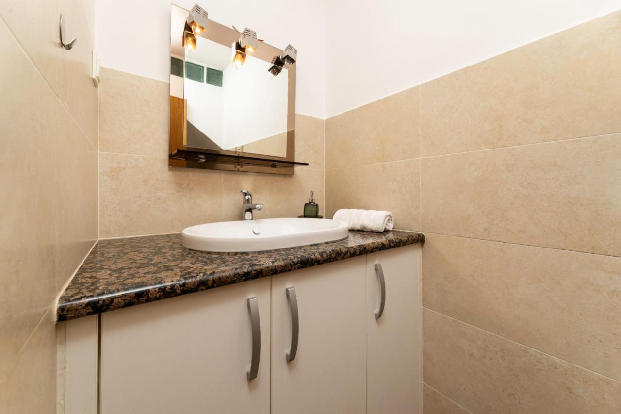 Apartman "Ela" Нивице Экстерьер фото
